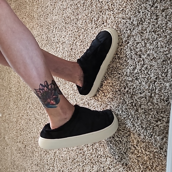 Slippers - Picture 10 of 11